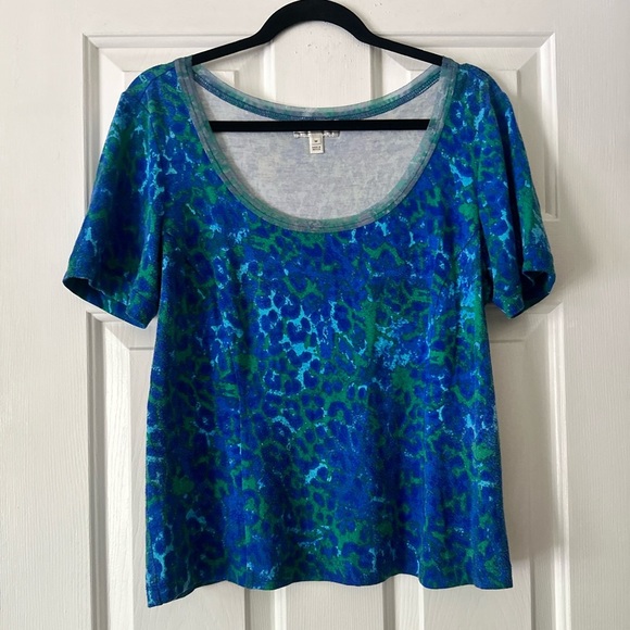 vintage St. John Sport Blue and green print t-shirt with scoop neck. Size medium - Picture 1 of 9